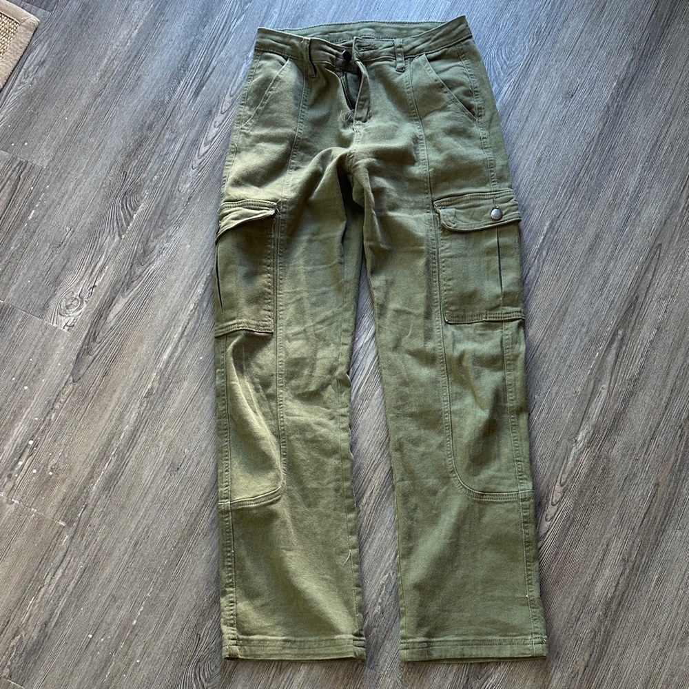 SHEIN Women's Olive Cargo Jeans